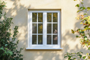 ¿Quieres conocer el precio de ventanas? ¿Quieres saber cuál es más cara entre las Ventanas de Aluminio y de PVC? Aquí te lo explicamos.